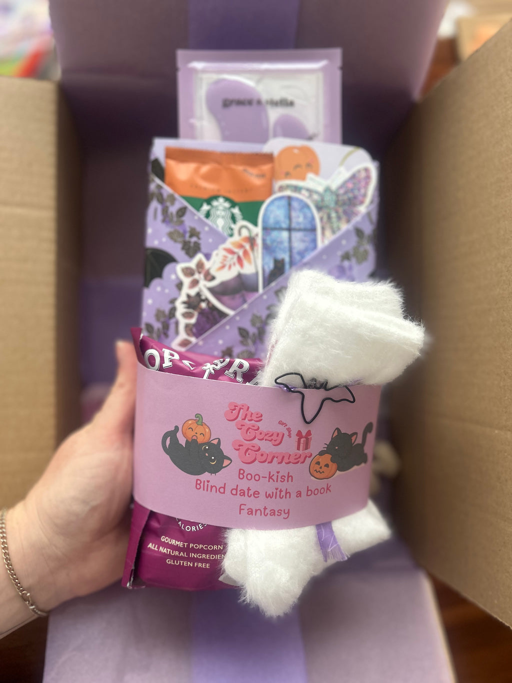 Boo-kish cosy blind date with a book