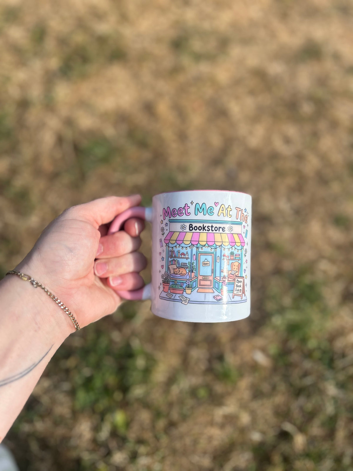 Meet me at the bookstore mug 11oz